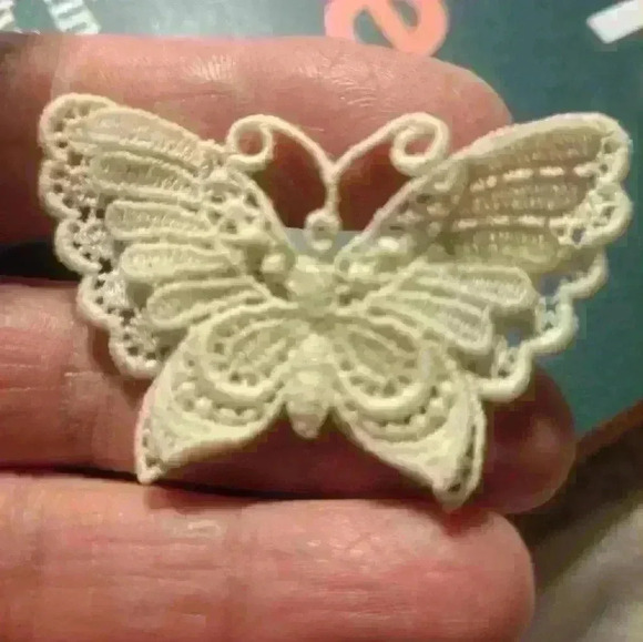 Fabric crochet butterfly brooche - Picture 2 of 3